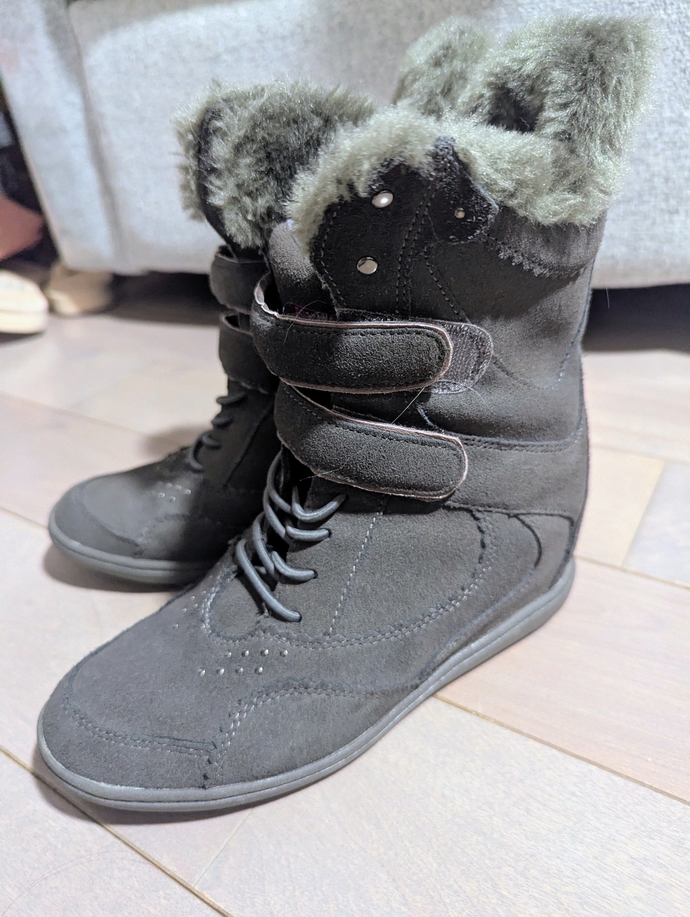 Women's Faux-Fur Lined Winter Ankle Boots - Grey